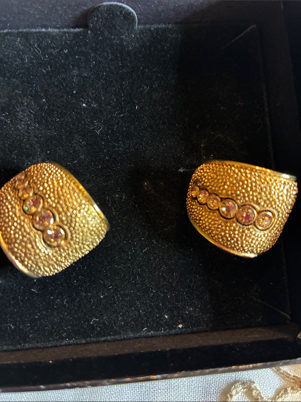 Joan Rivers pierced Classics Collection 1980s earring